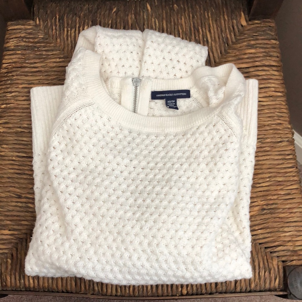 American Eagle Outfitters Sweater